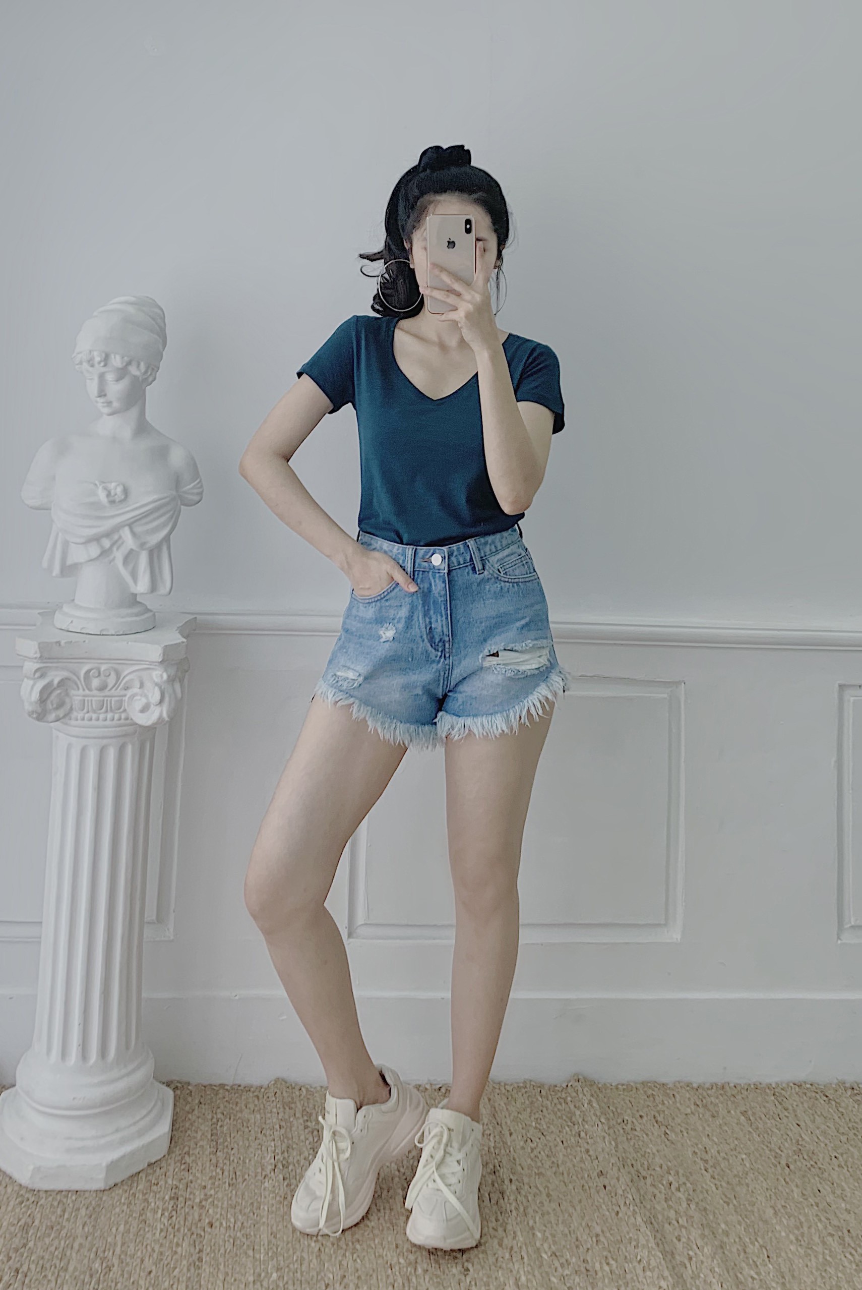 ÁO THUN CỔ TIM MÀU XANH