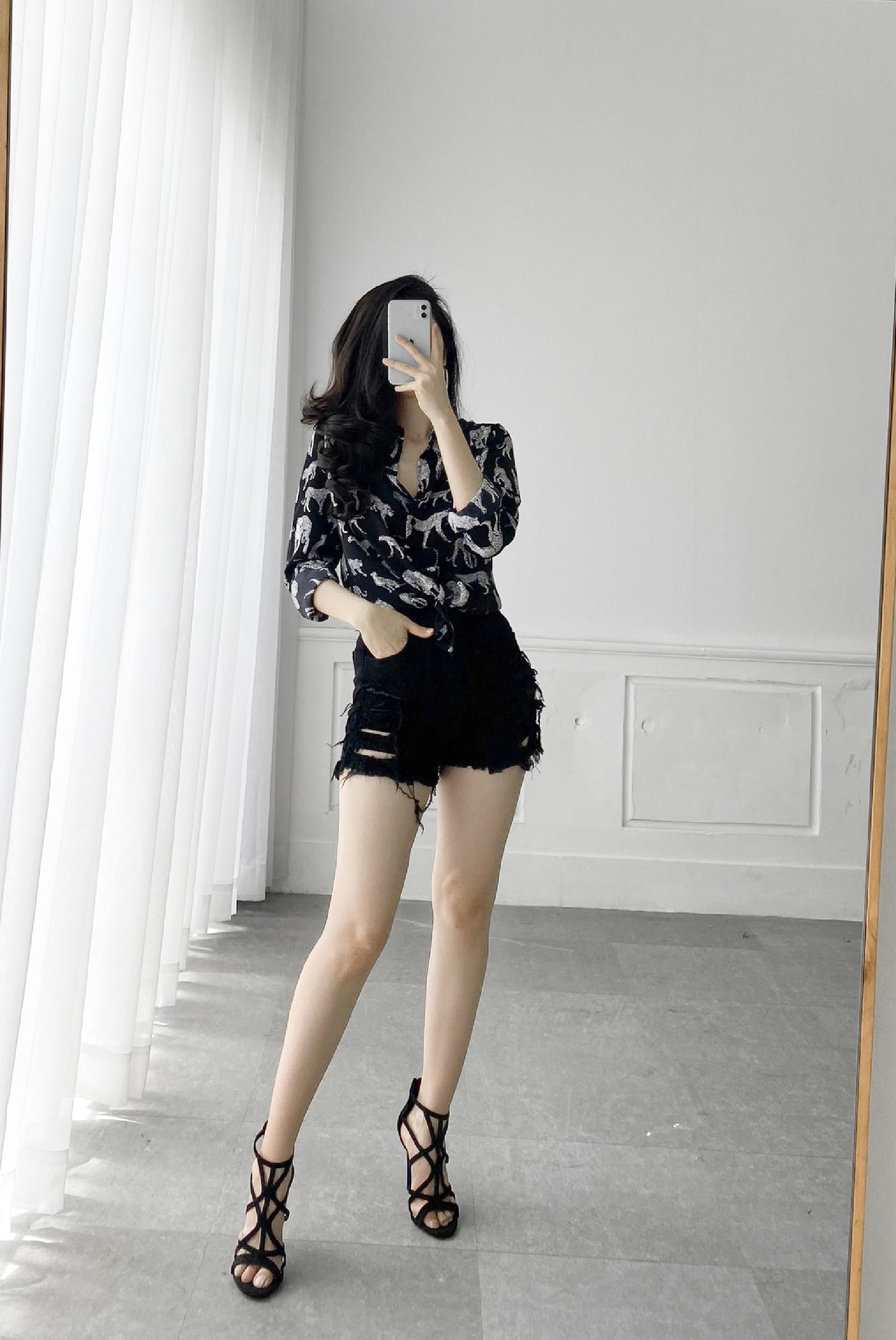 ÁO SƠ MI LỤA Tiger (ĐEN)