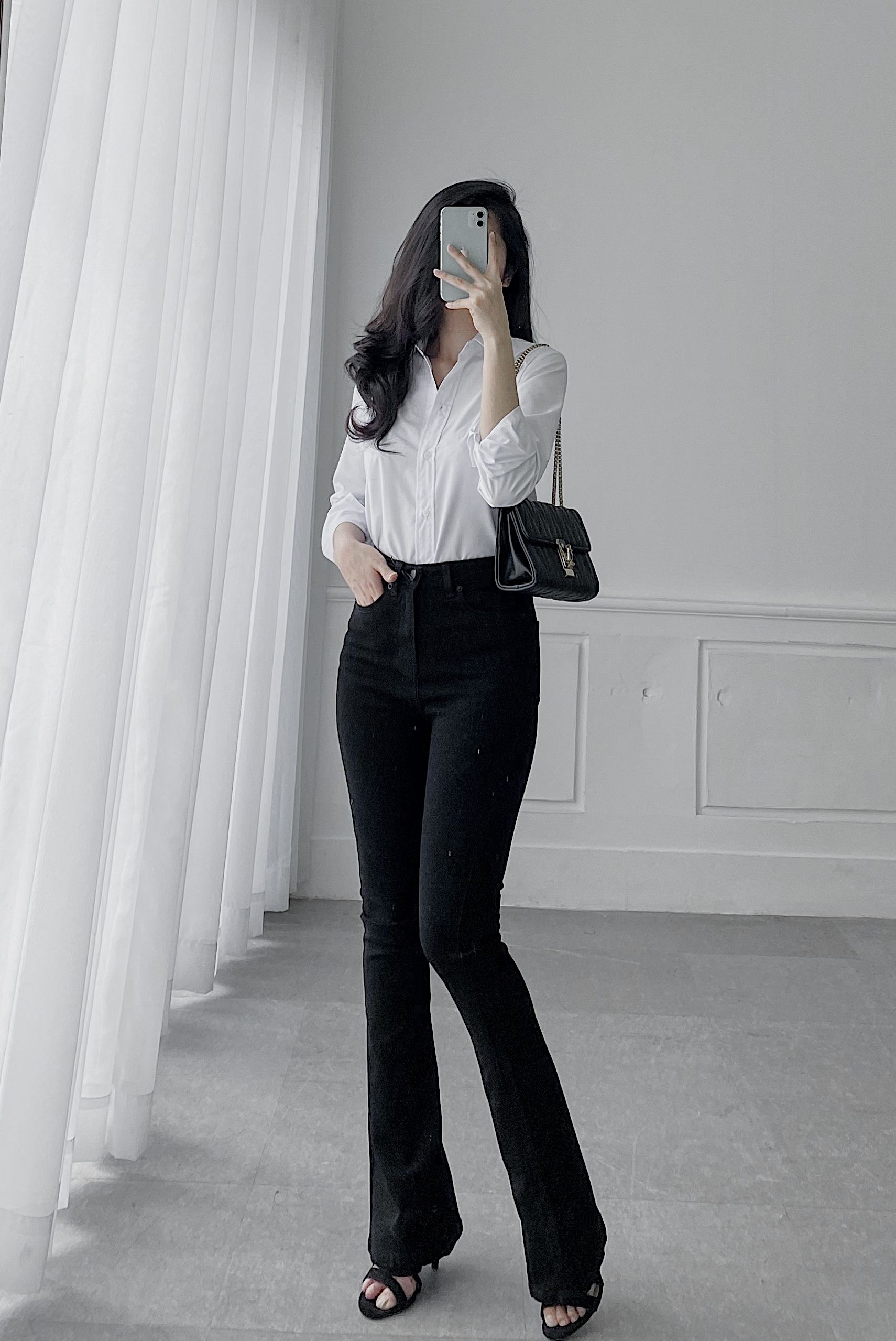 Áo sơ mi trắng nẹp nổi