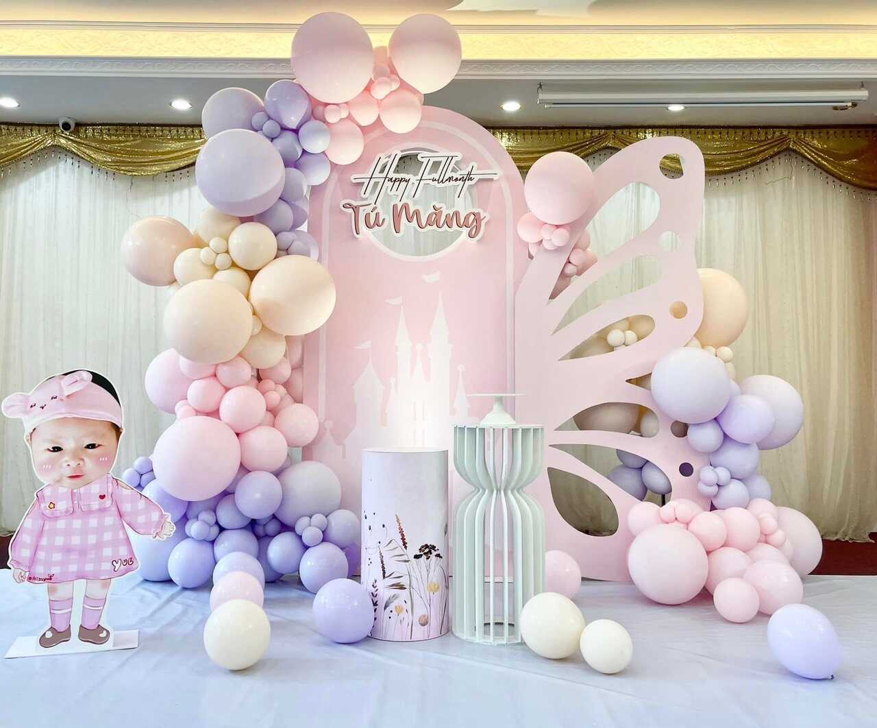 Dịch Vụ Trang Trí Đầy Tháng Cho Bé Gái Tại Hà Nội