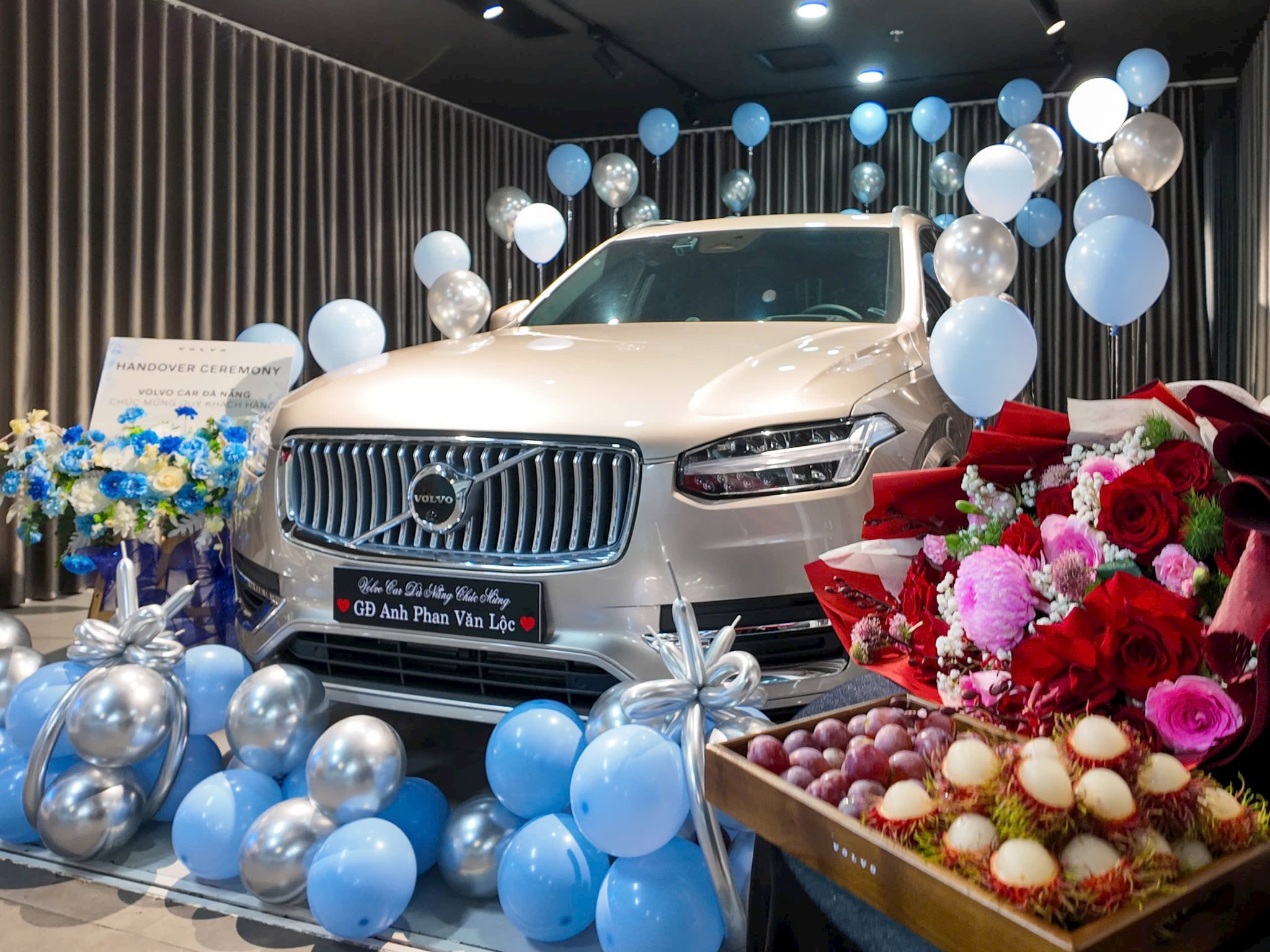 Dịch vụ trang trí lễ bàn giao xe ô tô đẹp tại Cầu Giấy Hà Nội