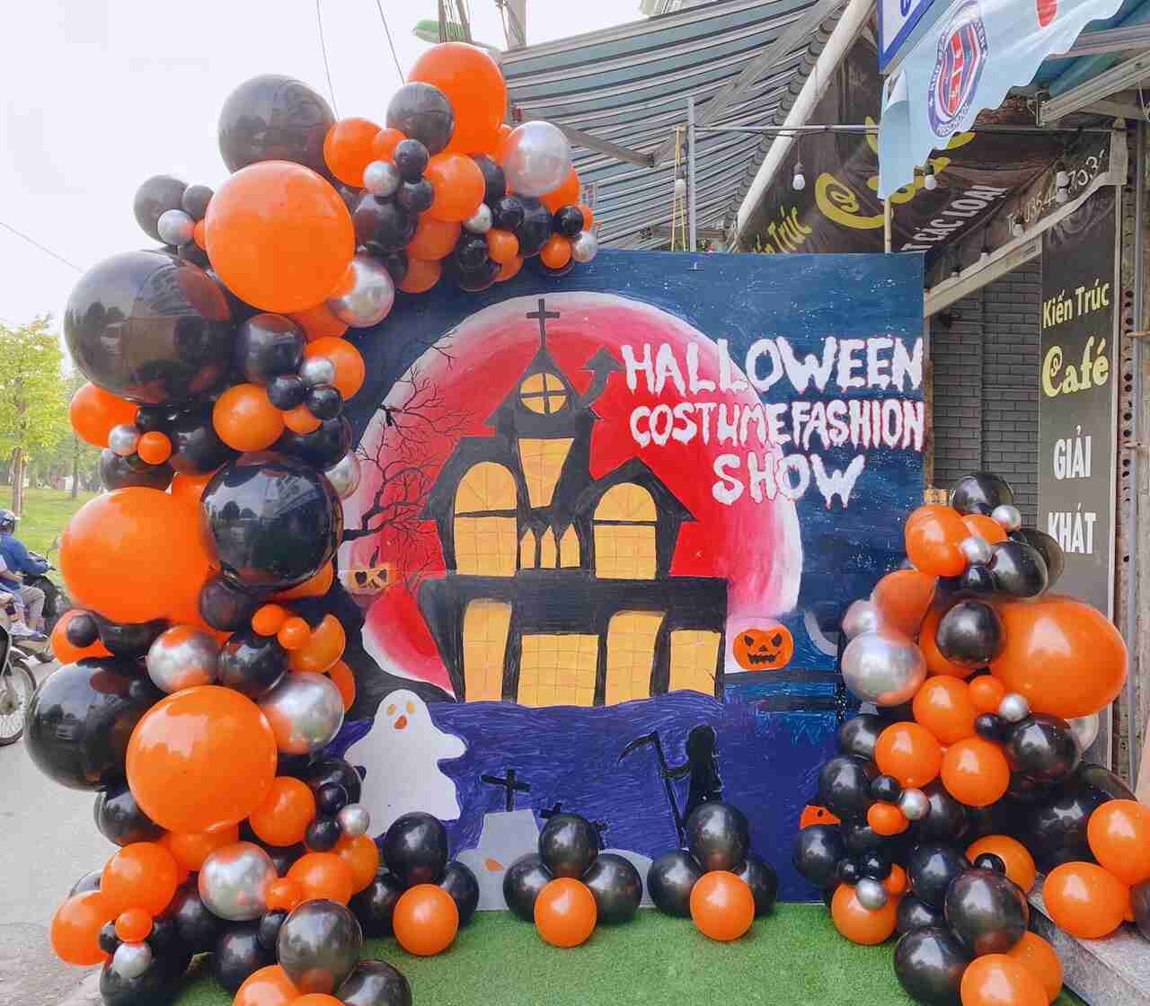 Mẫu Trang Trí Halloween Trường Mầm Non
