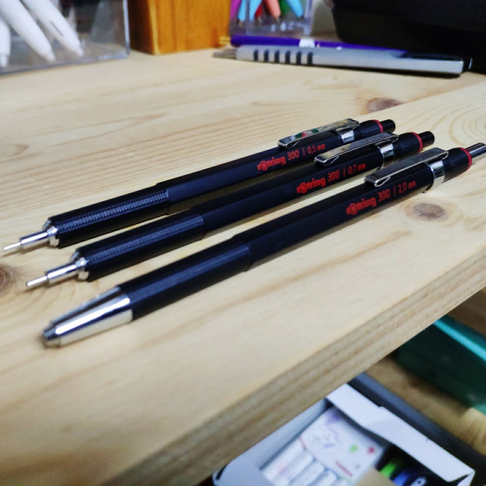 Bút chì bấm cơ học, để vẽ phác thảo Rotring 300 Mechanical Pencil