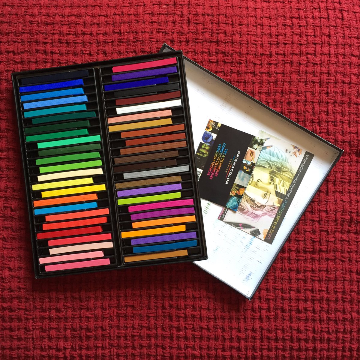 Bộ 48 bút chì màu lõi mềm không vỏ hạng họa sĩ Prismacolor Premier Art Stix