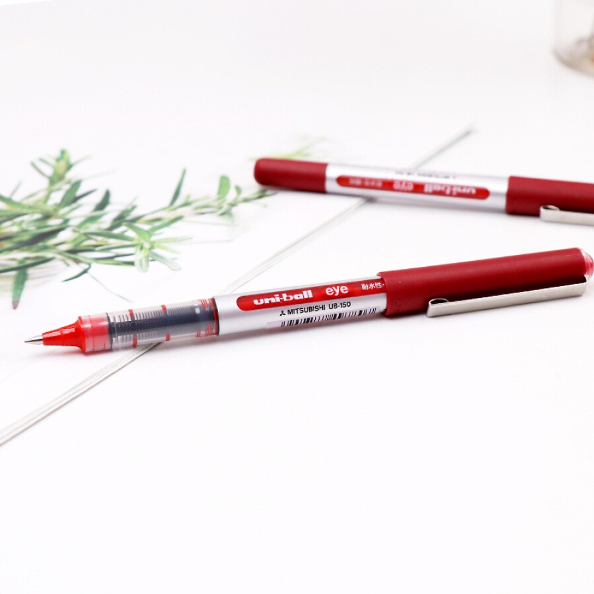 Bút bi mực nước Uniball Eye UB-150 chính hãng - Ngòi 0.5mm (Cây lẻ)