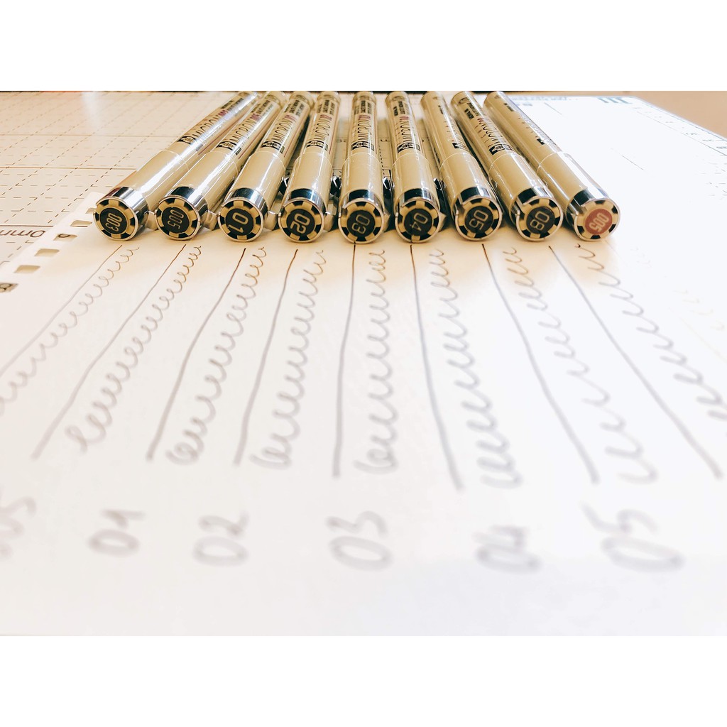 Bút đi nét line mực khô nhanh, không lem Sakura Pigma Micron 01 – Ngòi 0.25mm