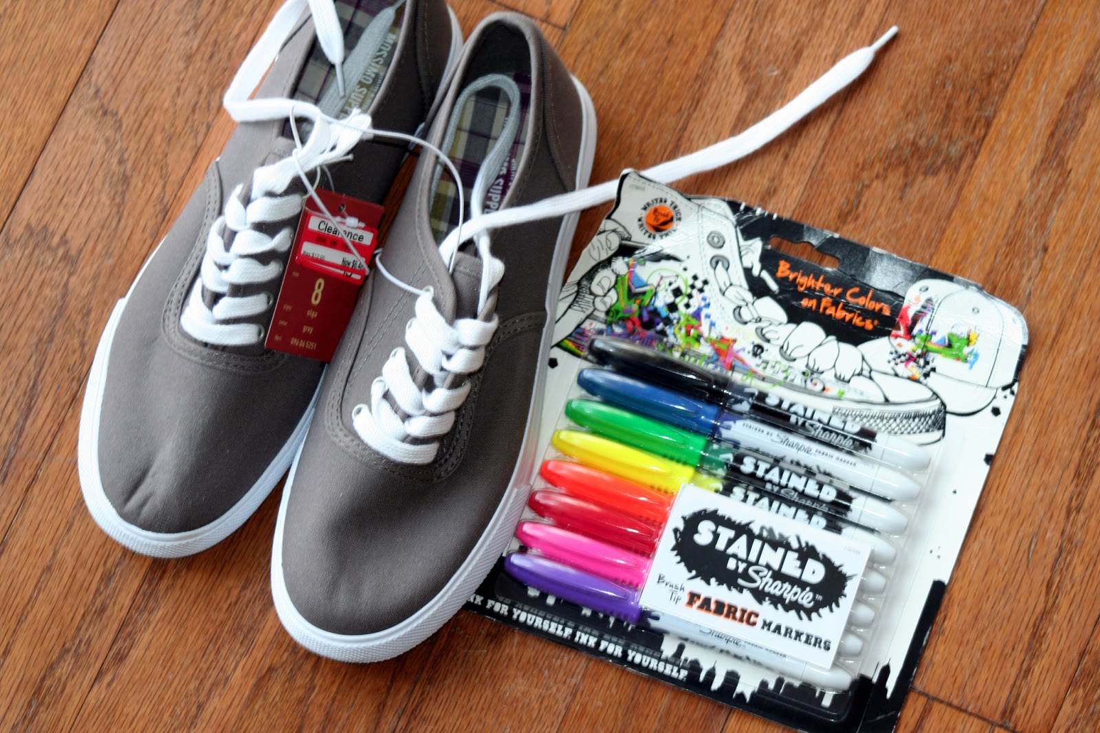 Vỉ 5 màu bút lông ngòi cọ vẽ vải chuyên dụng Sharpie Stained Fabric Markers