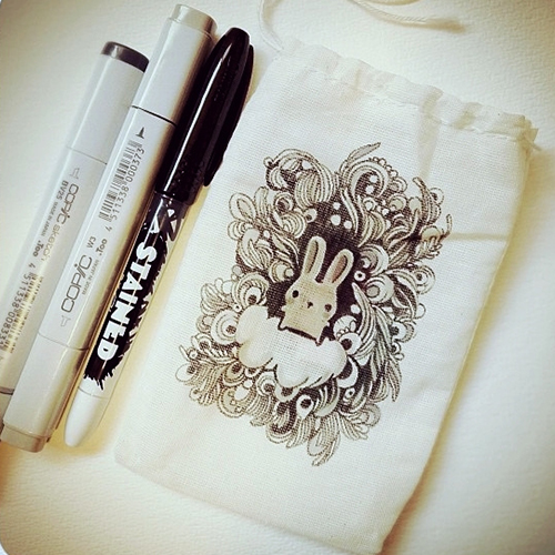 Vỉ 5 màu bút lông ngòi cọ vẽ vải chuyên dụng Sharpie Stained Fabric Markers