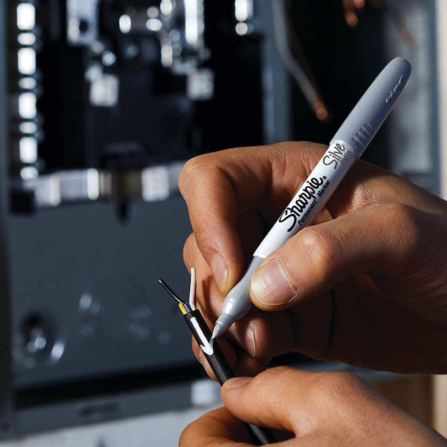 Bút lông dầu mực ánh kim vẽ đa chất liệu Sharpie Metallic Fine 1.4mm (Cây lẻ)