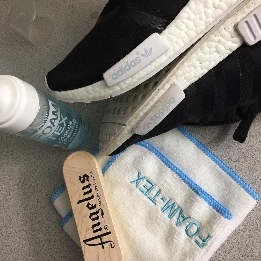 Bình xịt vệ sinh giày đa năng dạng bọt Angelus Foam-Tex – 170ml (5.7Oz)