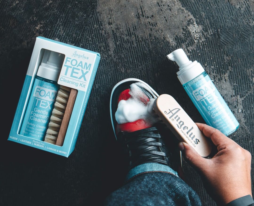 Bình xịt vệ sinh giày đa năng dạng bọt Angelus Foam-Tex – 170ml (5.7Oz)