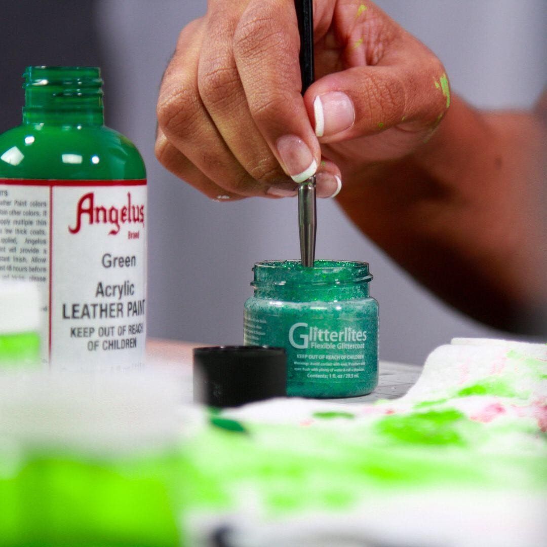 Màu acrylic vẽ lên da vải Angelus Leather Paint (Glitterlites) – 29.5ml (1Oz)