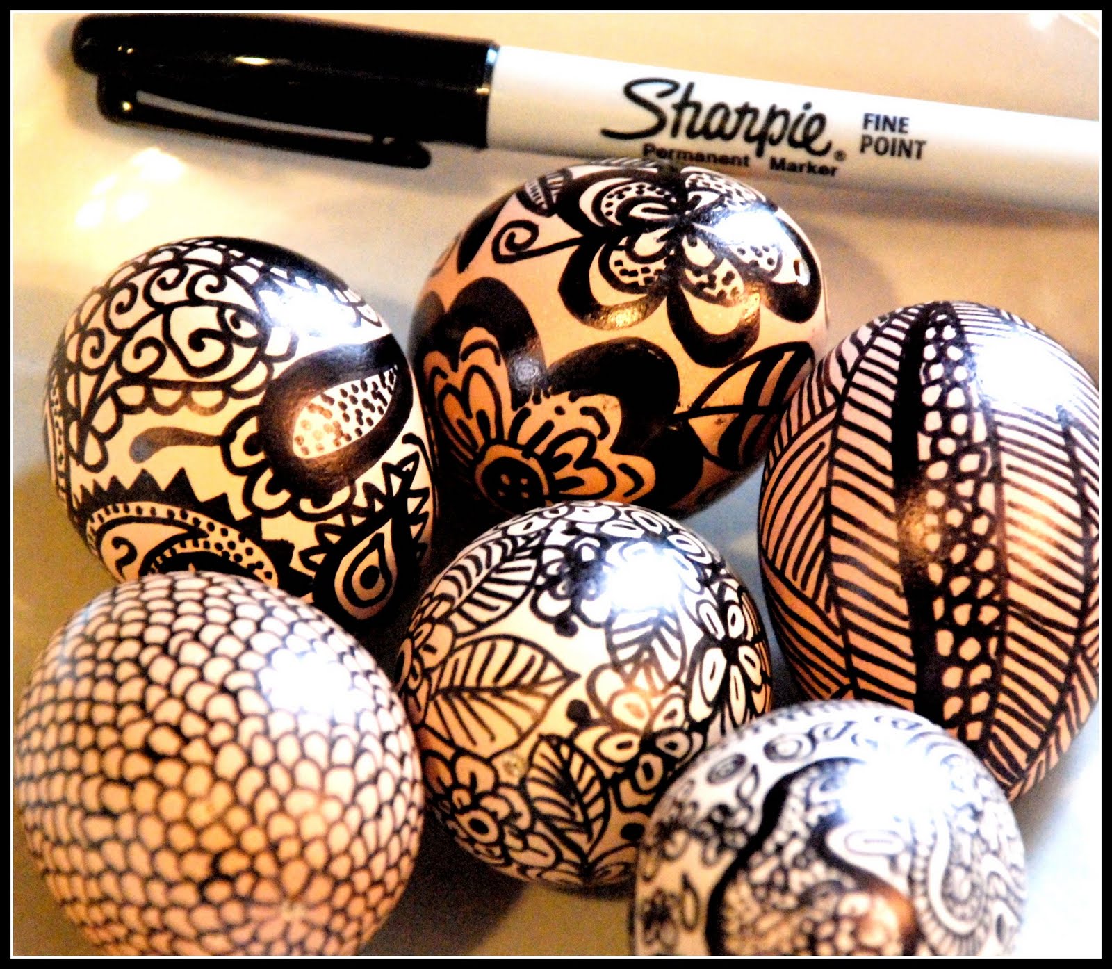 Vỉ 24 màu bút lông dầu vẽ trên mọi chất liệu Sharpie Fine Point