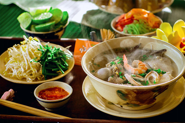 Cách ăn hủ tiếu để không bị tăng cân