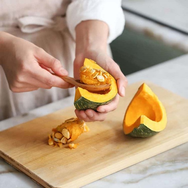 Sơ chế bí đơn giản