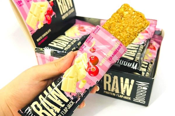 Hộp 12 bánh Warrior Row Protein Bar