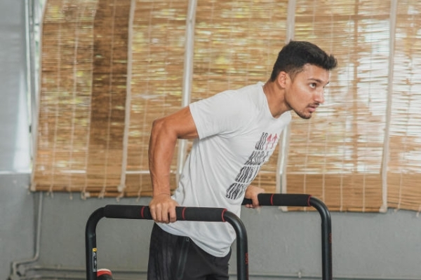 Chest dips