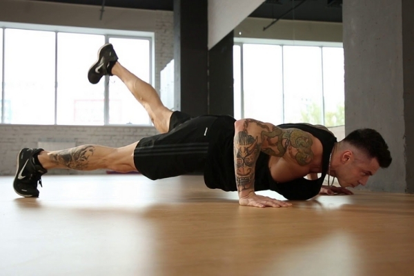 Plyometric push up