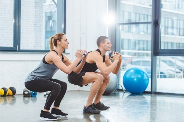 Luyện tập squat cho nửa phần dưới cơ thể vận động điều hòa