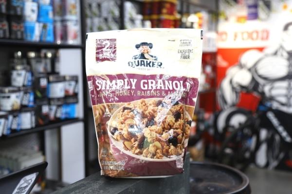 Yến mạch ăn liền Quaker Simply Granola