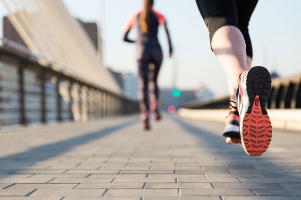 Cách chạy bền 1500m không mệt là tiếp đất đúng kỹ thuật