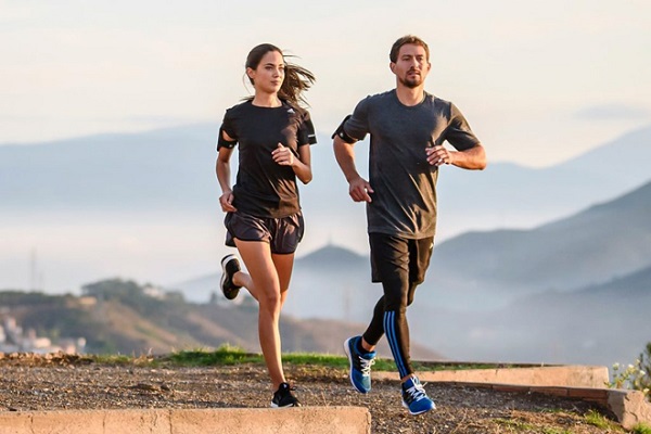 chạy bộ 1km tiêu hao bao nhiêu calo