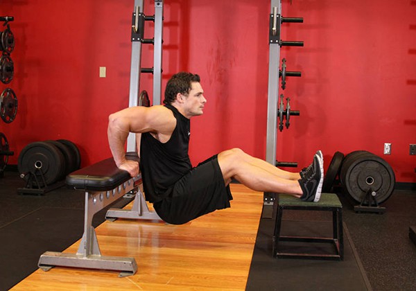 Bài tập Triceps Bench Dips