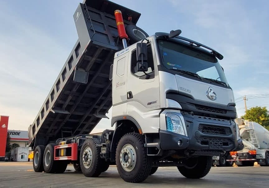 CHENGLONG H7 4 Chân Cầu Dầu Thùng Vuông 385HP