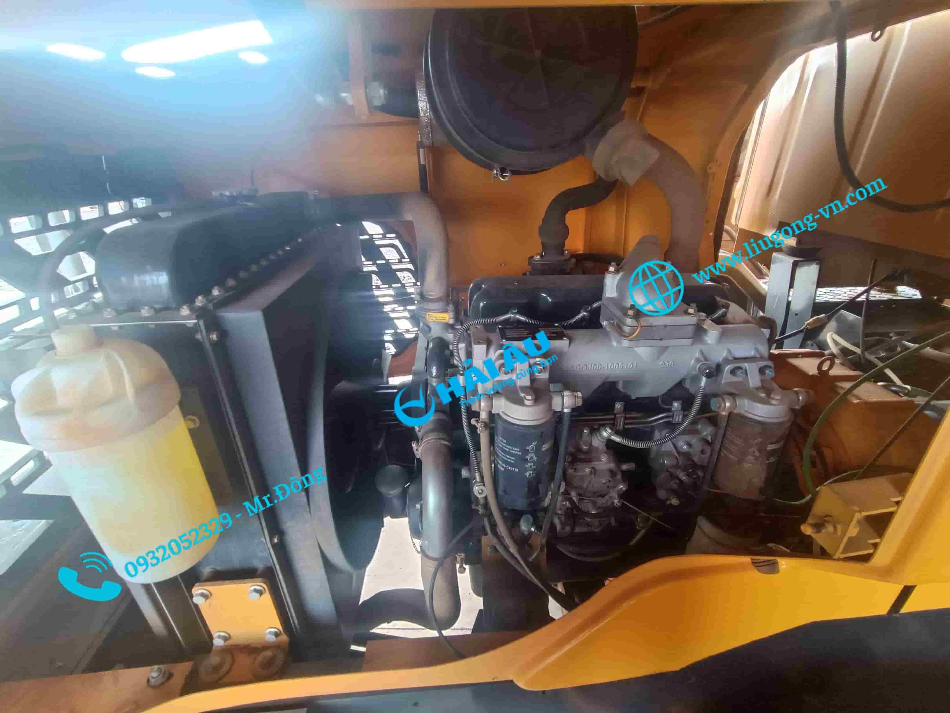 Máy Xúc Lật Cũ HJ946