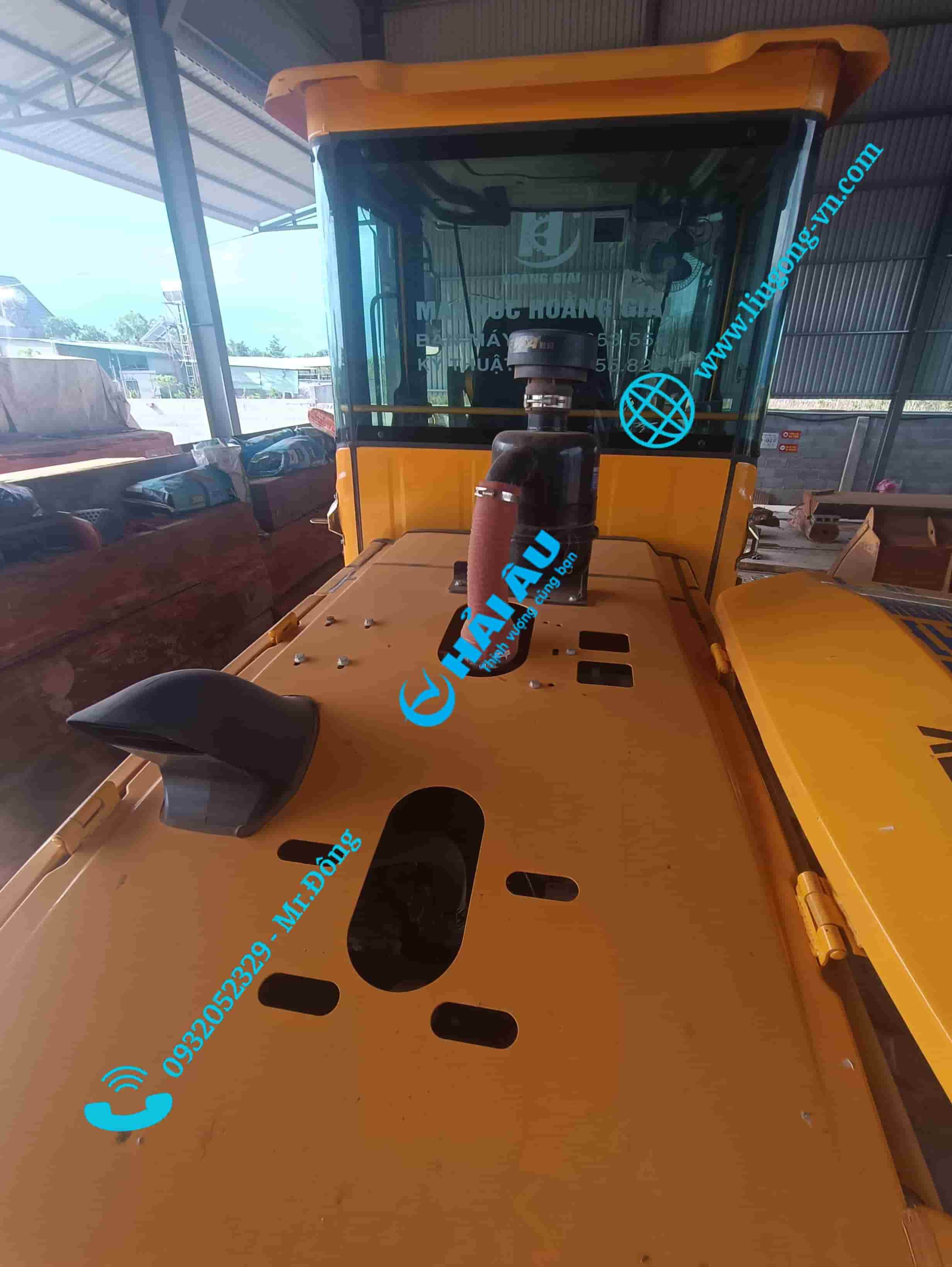 Máy Xúc Lật Cũ HJ946