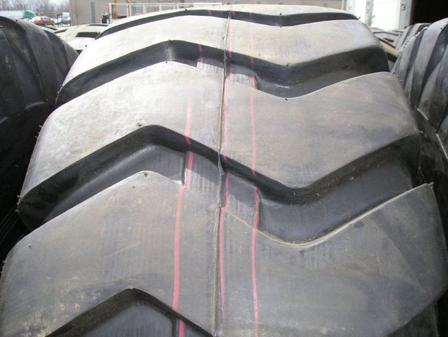 Lốp Máy Xúc 23.5 - 25