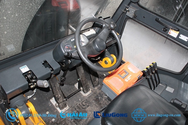 Xe Nâng Dầu Liugong CLG2080