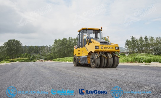 Máy Lu Lốp Liugong CLG6520E