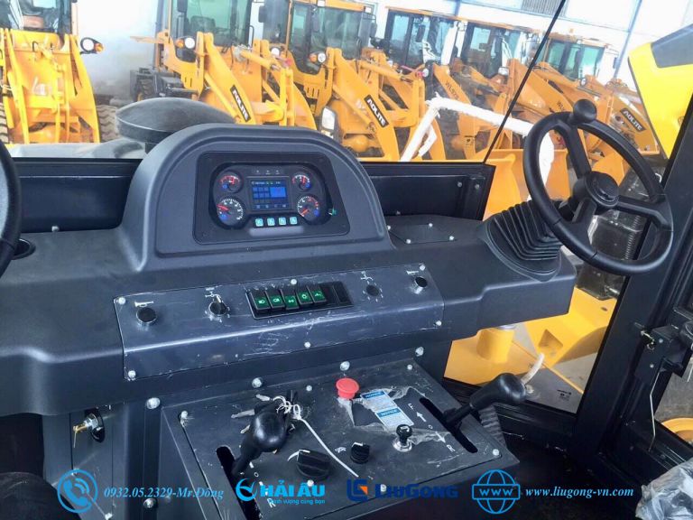 Máy Lu Lốp Liugong CLG6526E