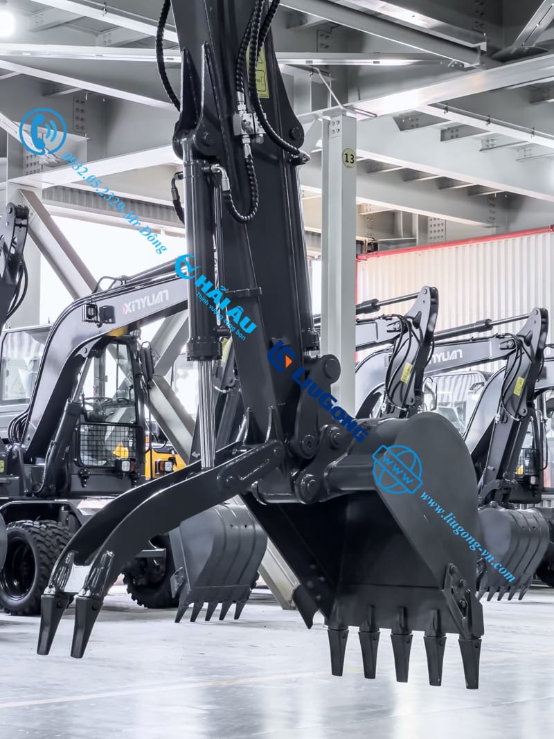 Máy Xúc Bánh Lốp XINYUAN XYC80WYT