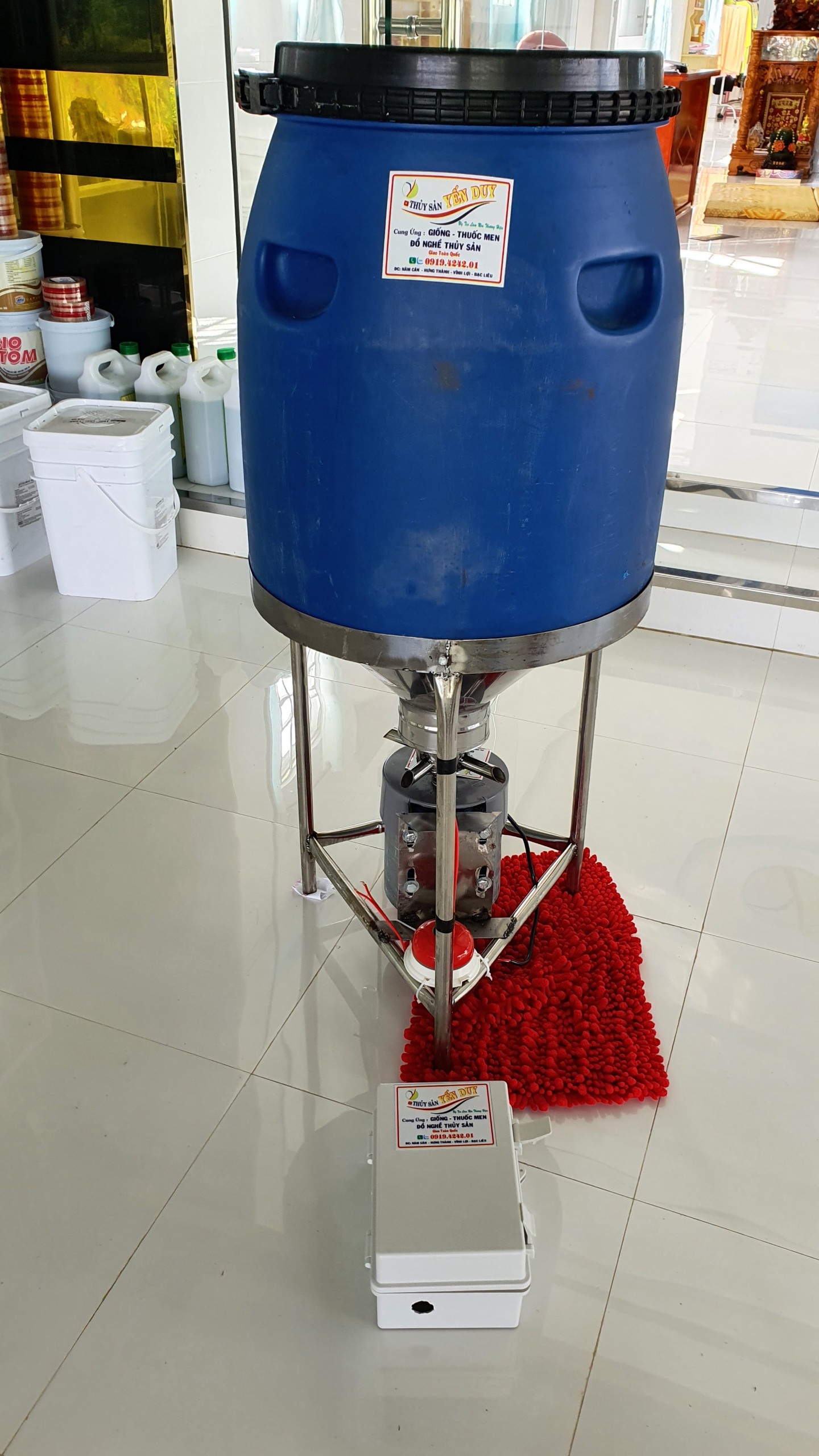 MÁY CHO TÔM ĂN có cảm biến báo hết thức ăn