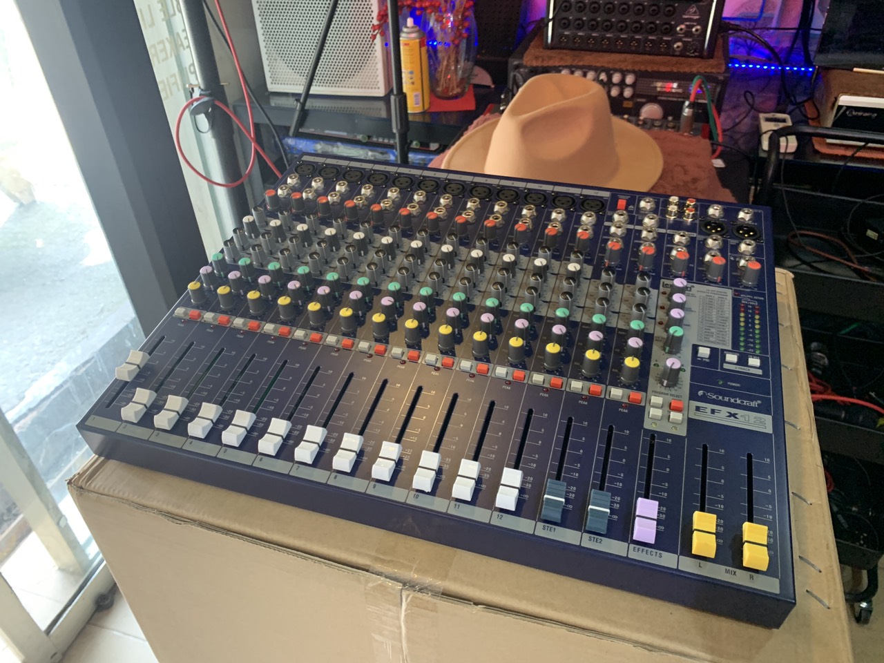 SoundCraft EFX12: Professional 12-Channel Mixer | SoundCraft 12 Channel ...
