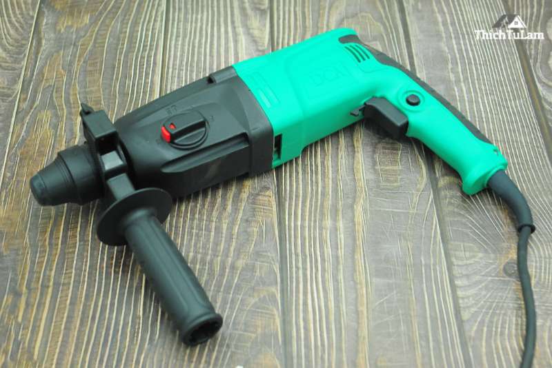 Giới Thiệu Sản Phẩm Máy khoan bê tông điện 3 chế độ 720W DCA AZC05-26B