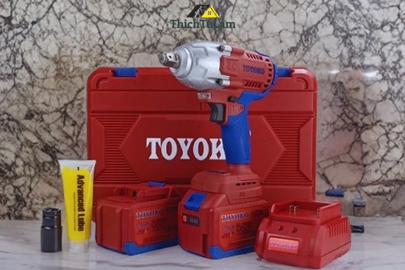 10 Lý Do Tại Sao Máy Pin Toyoko Là Lựa Chọn Hoàn Hảo Cho Thợ Thầy và Gia Đình