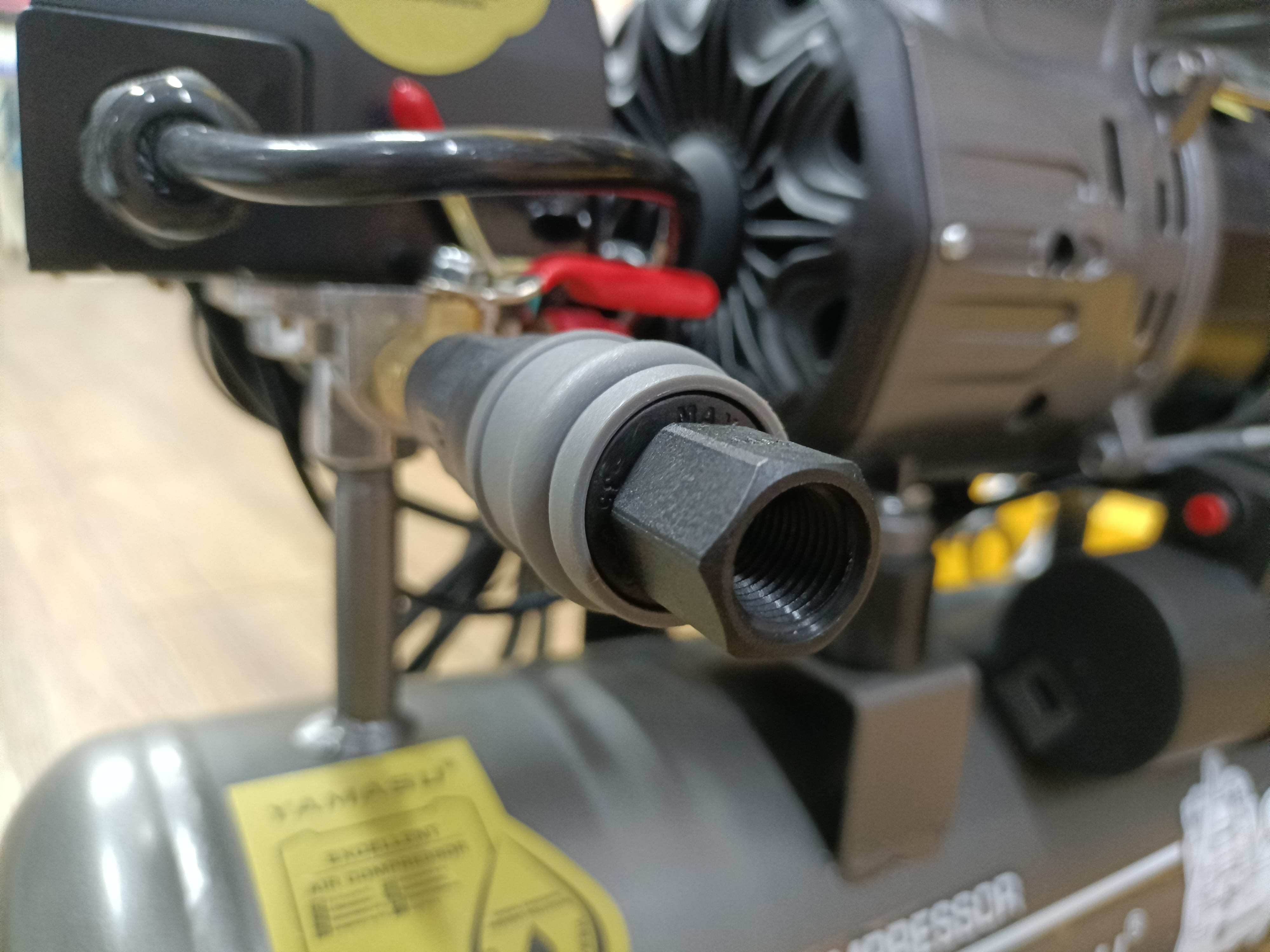 Máy nén khí không dầu tua nhanh 12L Yamasu YMS-12L