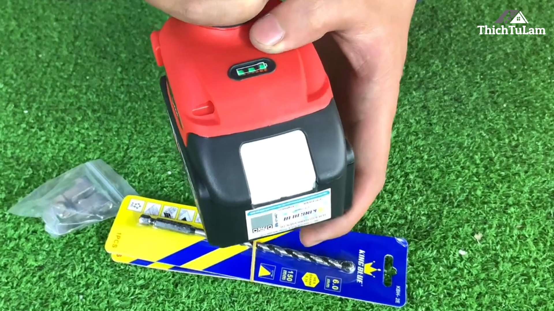 Chức năng báo dung lượng pin trên thân máy 