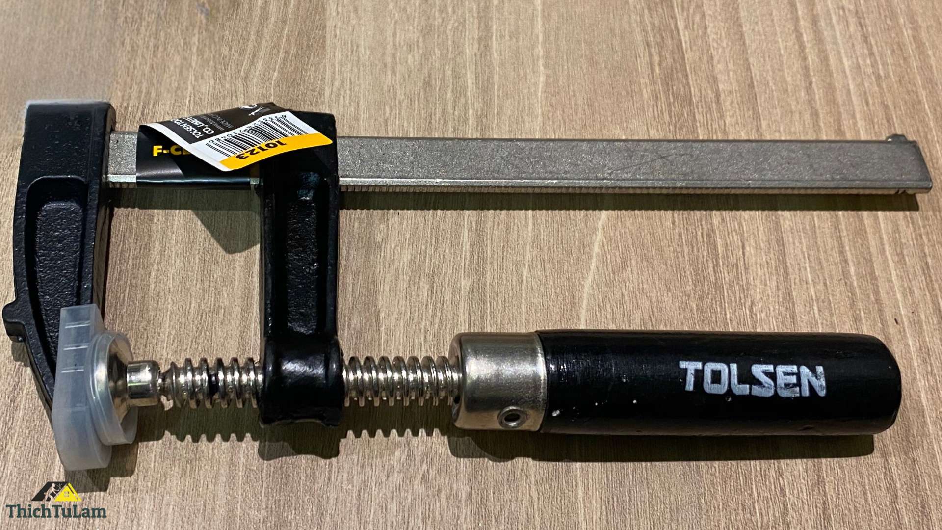Cảo chữ F cán gỗ ( 50 x 150mm ) Tolsen 10123