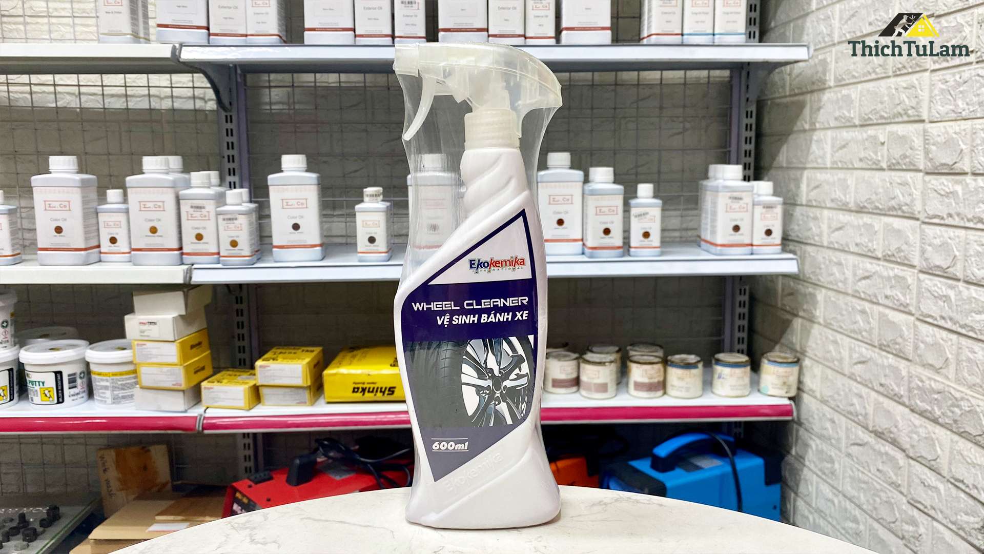Dung dịch vệ sinh bánh xe 600ml Ekokemika WHEEL CLEANER
