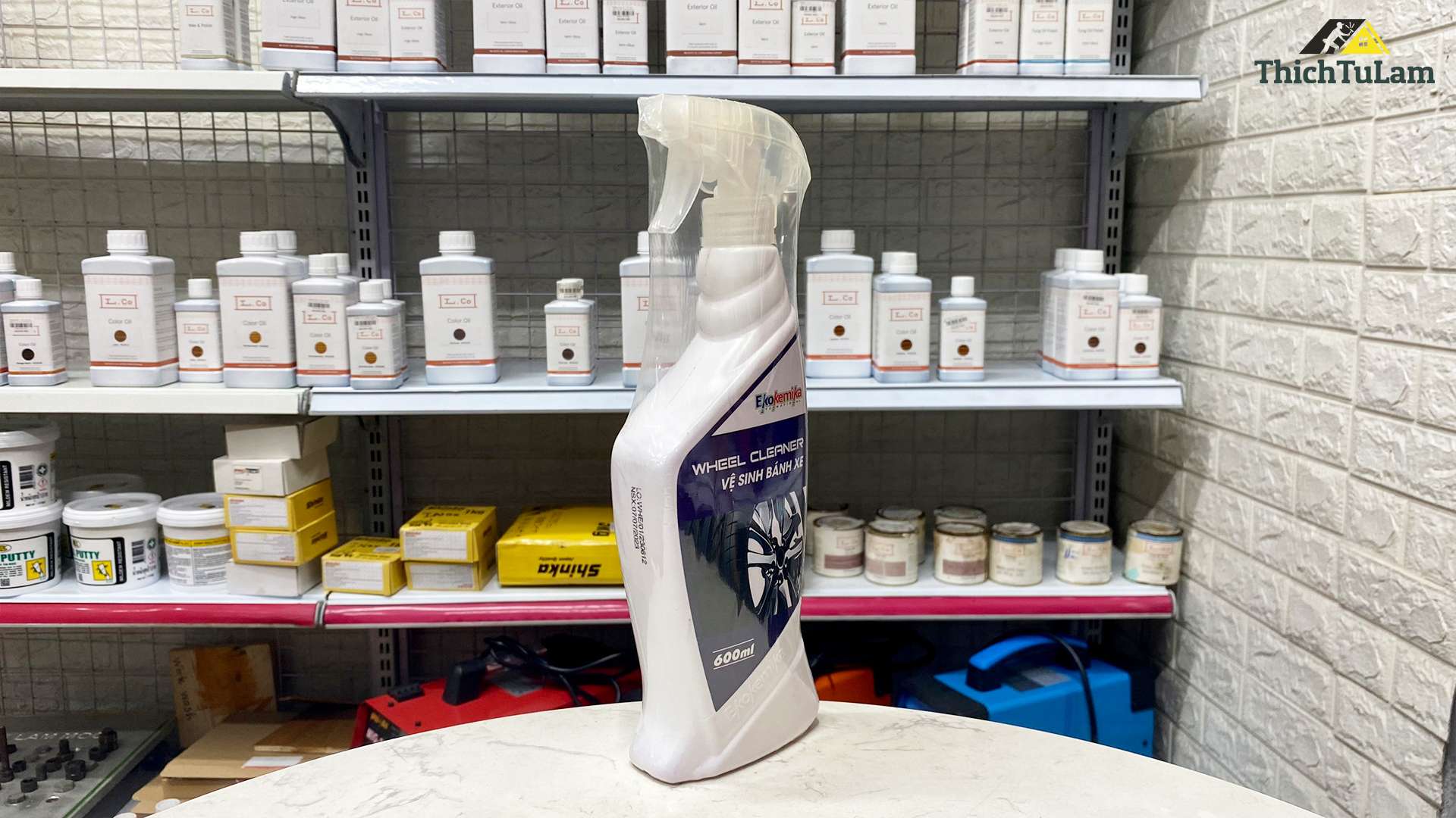 Dung dịch vệ sinh bánh xe 600ml Ekokemika WHEEL CLEANER