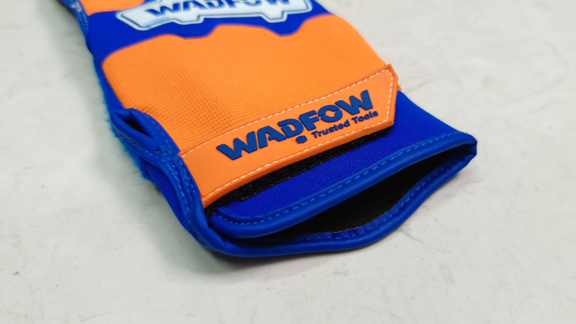 Găng tay cơ khí XL 3 ngón cảm ứng điện thoại Wadfow WMG1E03