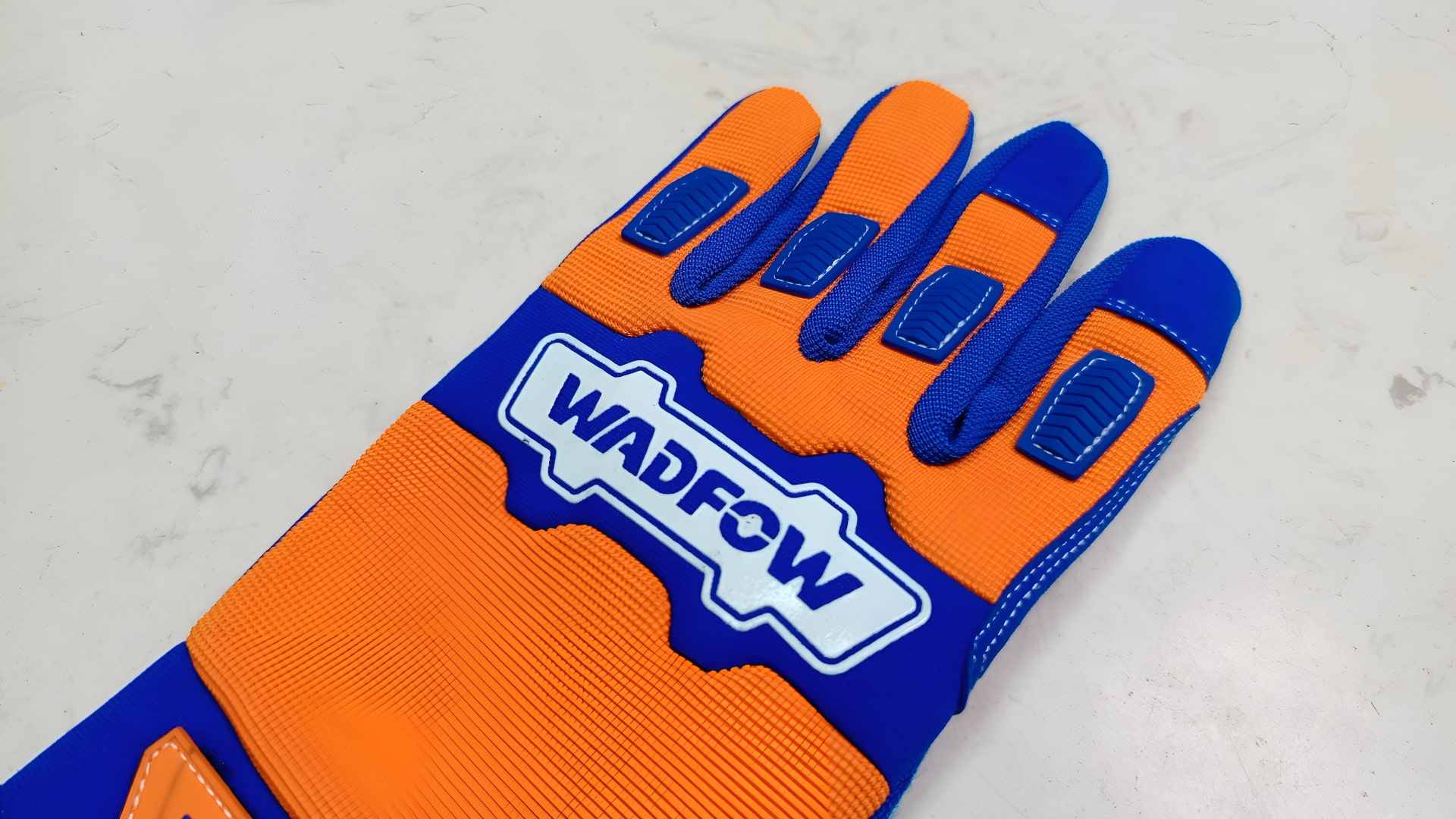 Găng tay cơ khí XL 3 ngón cảm ứng điện thoại Wadfow WMG1E03