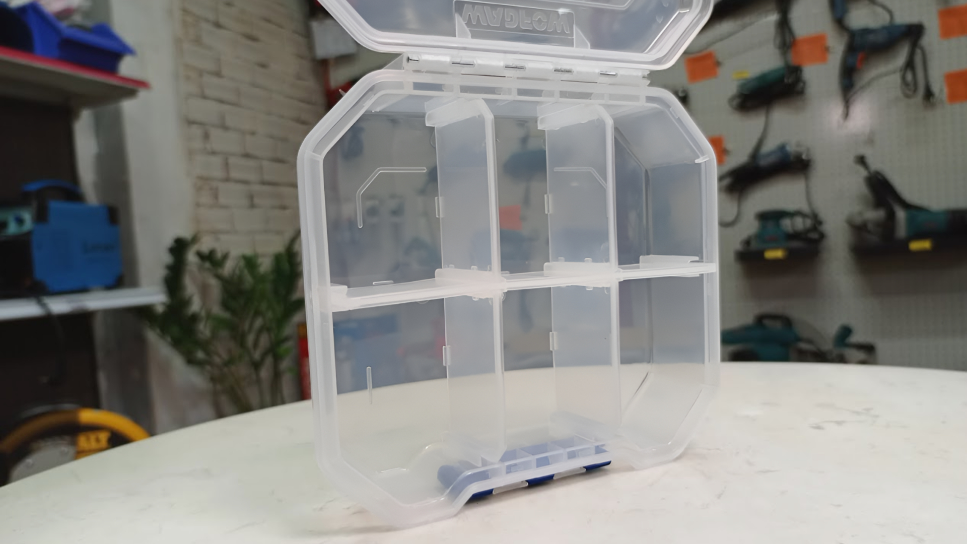Hộp đồ nghề 6 ngăn đựng linh kiện Wadfow WTB8341