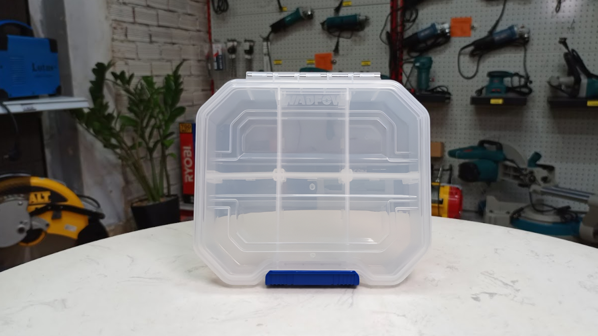 Hộp đồ nghề 6 ngăn đựng linh kiện Wadfow WTB8341