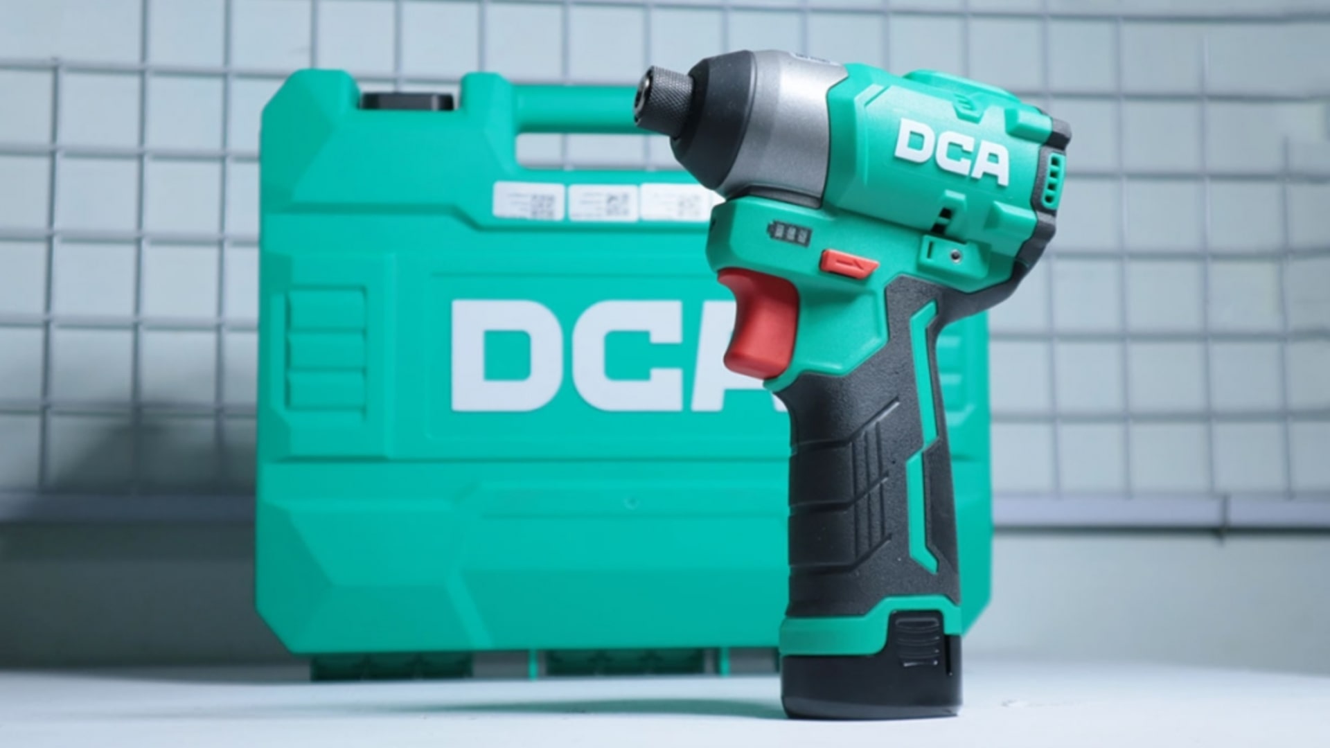 Kiểm tra số lượng con vít có thể bắn với máy DCA ADPL04-8