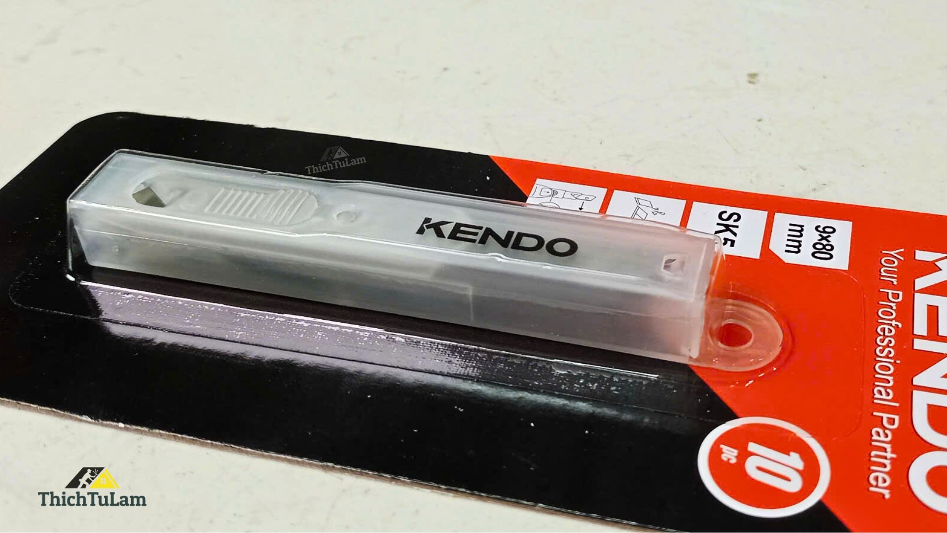Lưỡi dao rọc giấy bằng thép SK5 chiều rộng 9mm (10 cáibộ) Kendo 30651